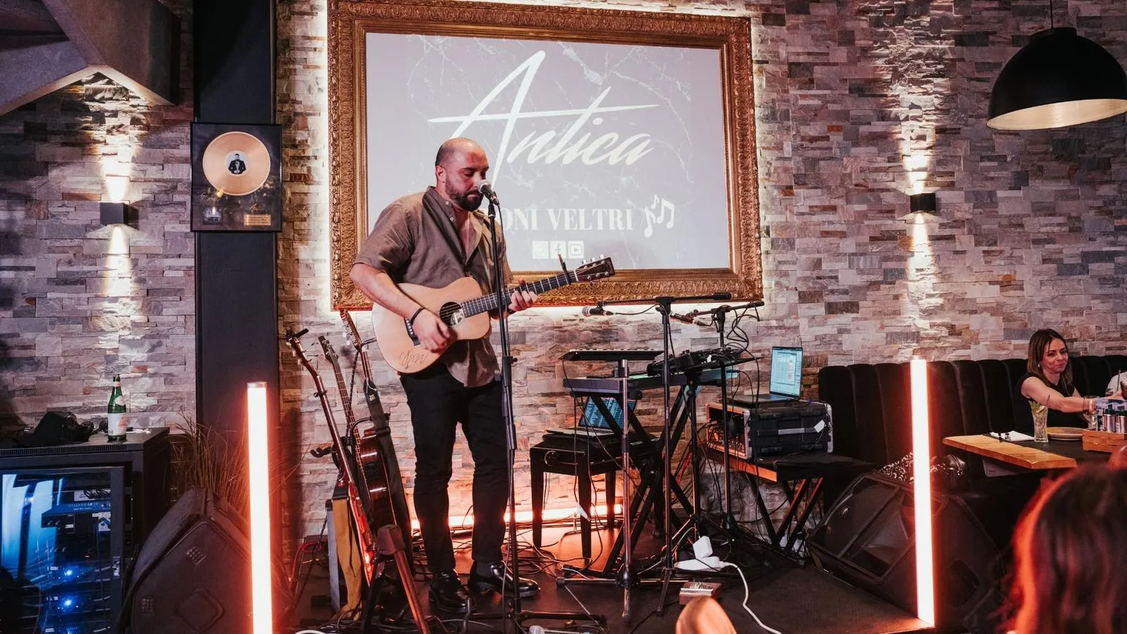 Chanteur live au Ristorante Antica